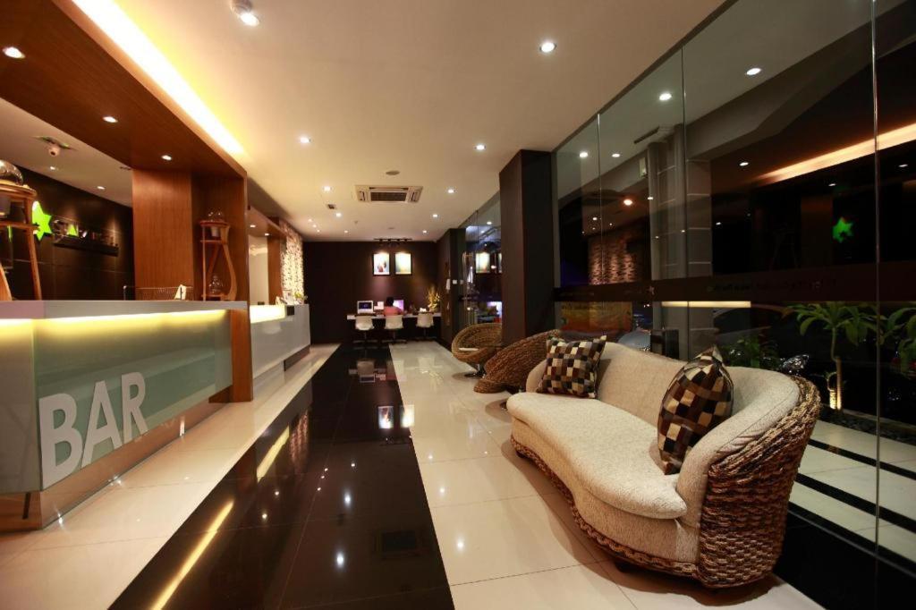 สตาร์ส โฮเต็ล Hotel เกอลวง ภายนอก รูปภาพ