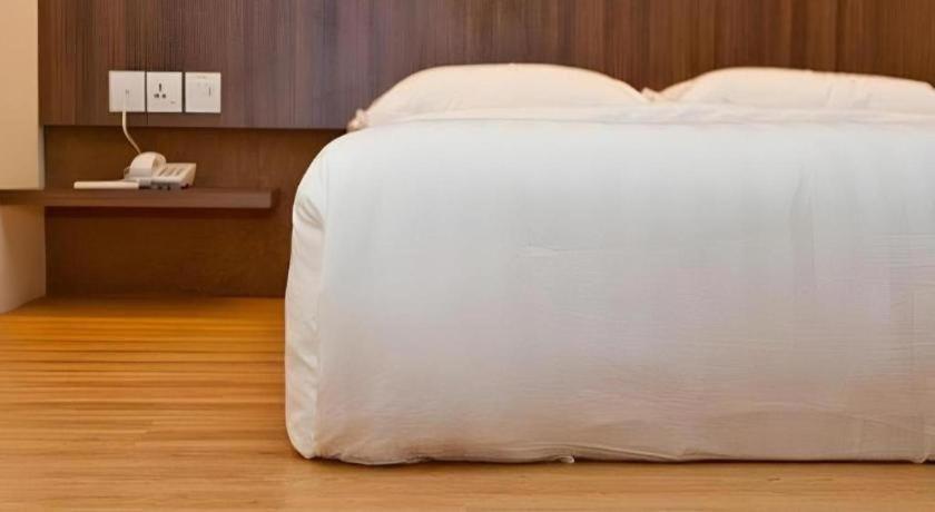 สตาร์ส โฮเต็ล Hotel เกอลวง ภายนอก รูปภาพ